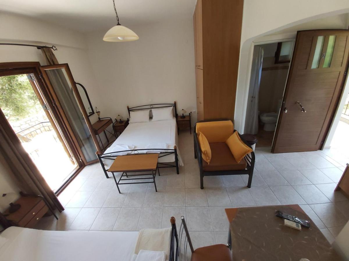 Domaine Papakonstantis Apartments To Let Skoutari Exterior photo