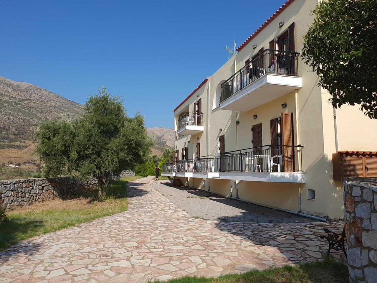 Domaine Papakonstantis Apartments To Let Skoutari Exterior photo